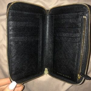Tory Burch Bags - Authentic Black Tory Burch Continental Wallet Tory Burch Bags - Authentic Black Tory Burch Continental Wallet